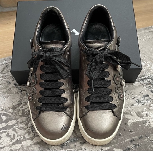 Coach Tea Rose sneakers in Gunmetal size 9. - Picture 2 of 5